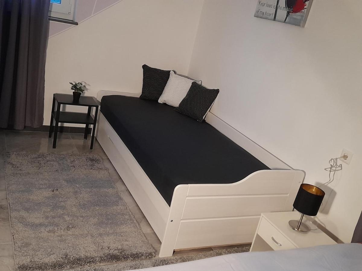 Berlin - Schoenefeld Gruene Wohnung المظهر الخارجي الصورة